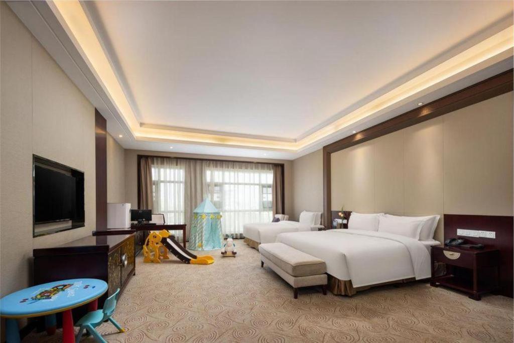 Linyi Blue Horizon International Hotel Yi He Exterior foto