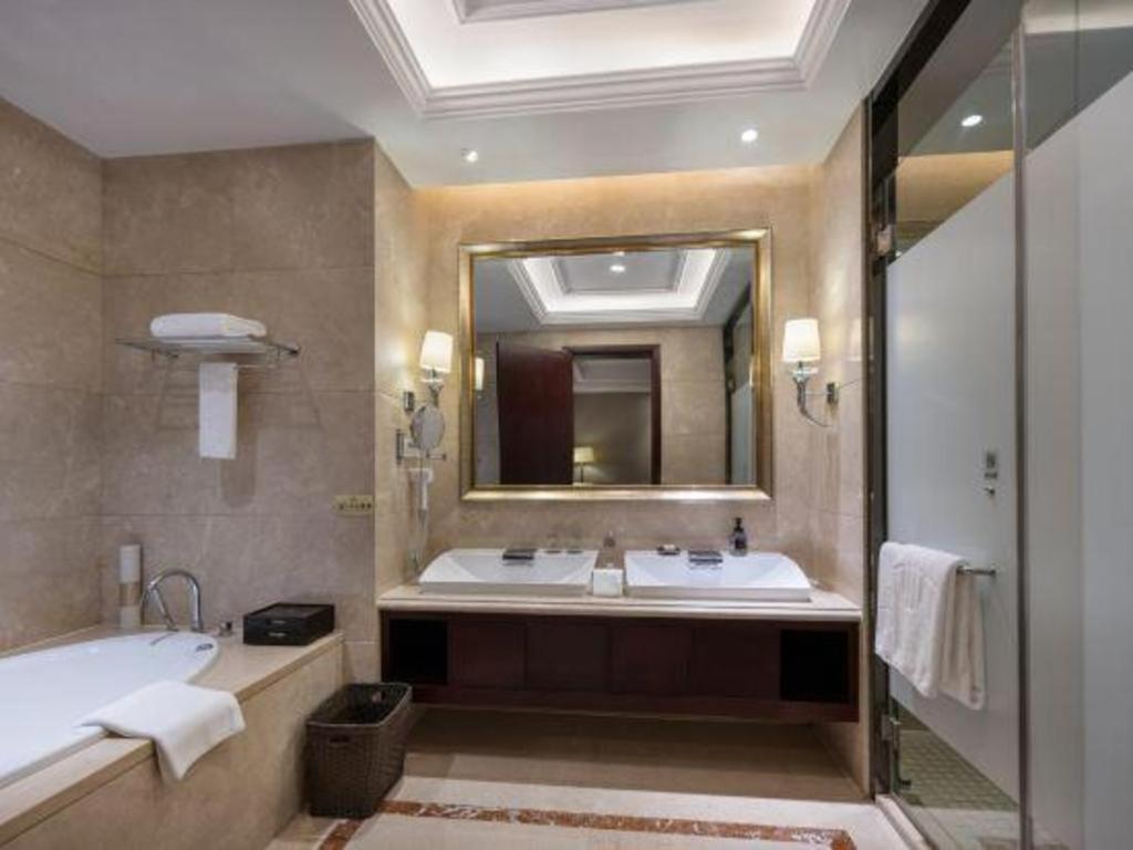Linyi Blue Horizon International Hotel Yi He Exterior foto